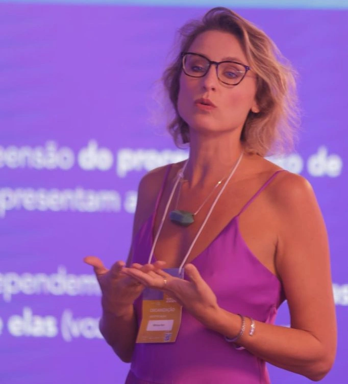 Mônica Kerr