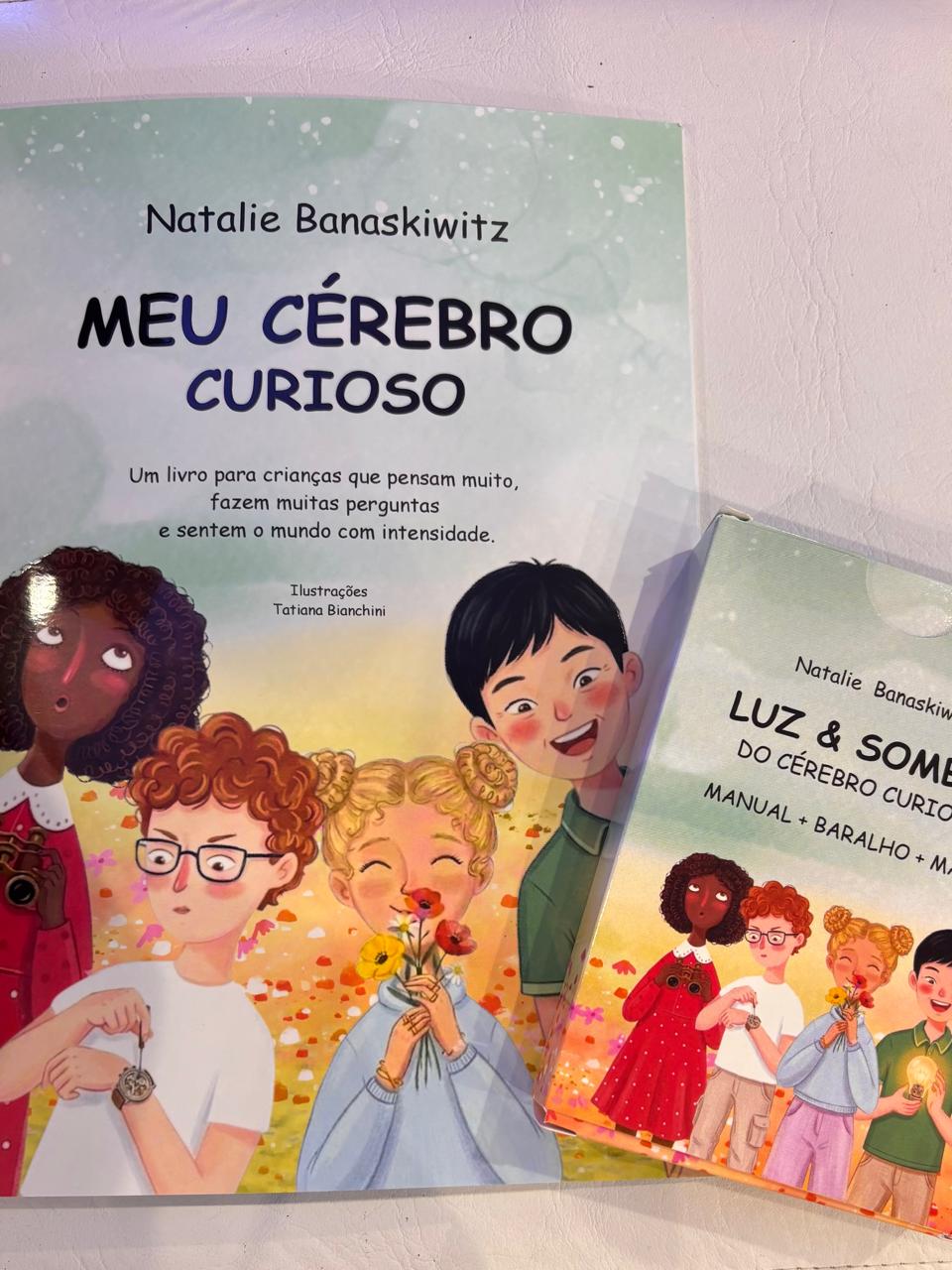 KIT Meu Cérebro Curioso : Livro + Baralho Luz & Sombra do Cérebro Curioso – Autoras: Natalie Banaskiwitz e Tatiana Bianchini